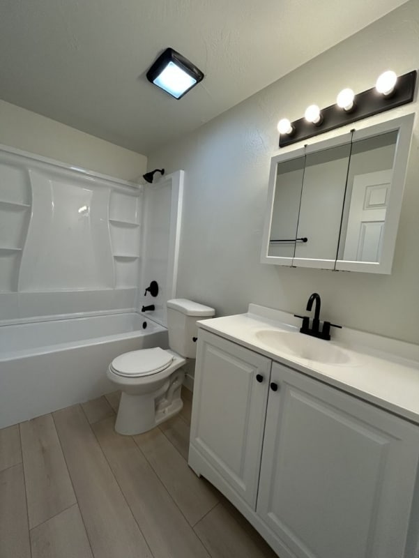 Building Photo - 1831 Parkway Blvd