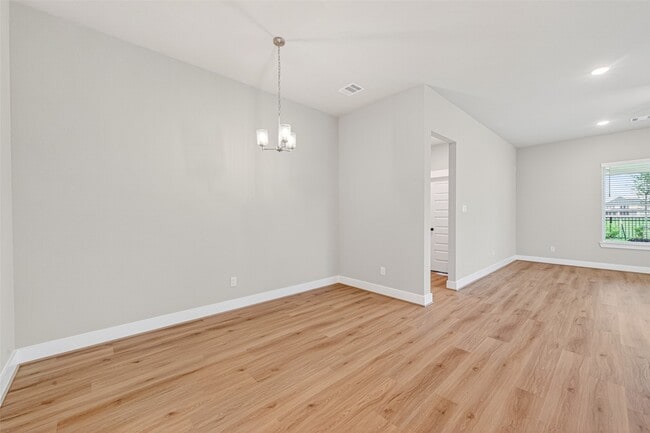 Building Photo - 2216 Inglenook Grv Dr