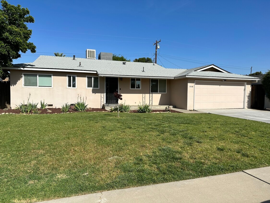 1518 S Clark St, Visalia, CA 93292 House Rental in Visalia, CA