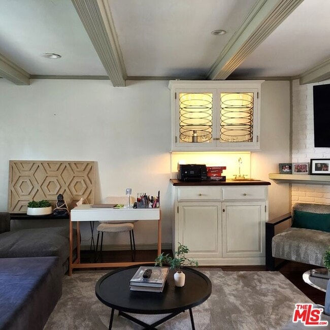 Building Photo - 341 S Rodeo Dr