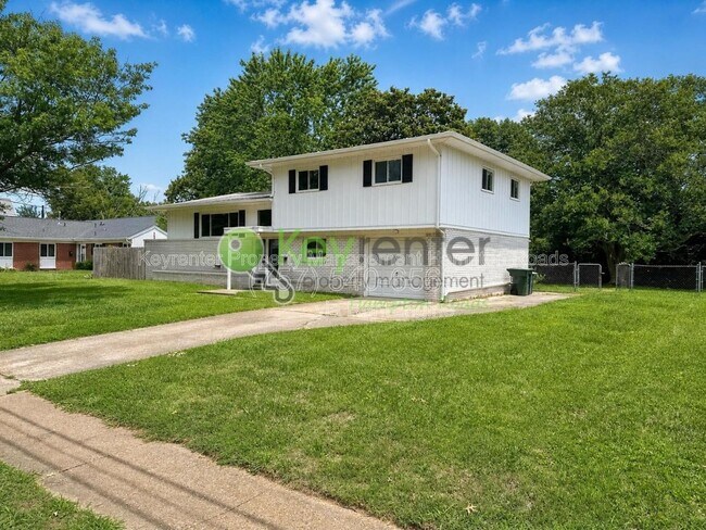 Foto del edificio - 608 Charlton Dr
