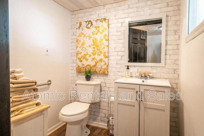 Foto del edificio - 714 E Jefferson St