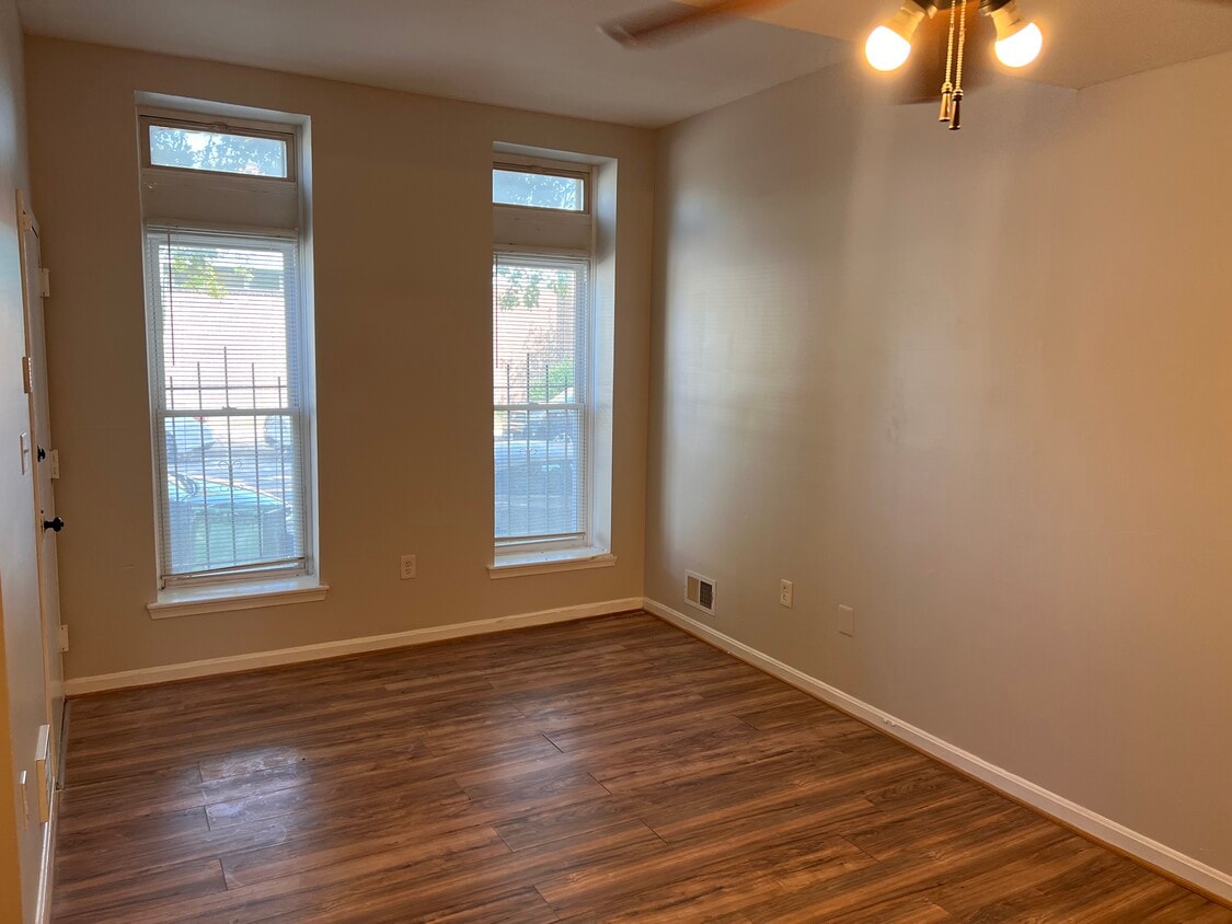 Living Room - 525 W Mosher St