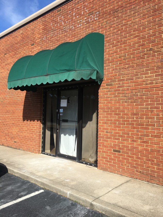 Primary Photo - 2490 S Stone Mountain Lithonia Rd