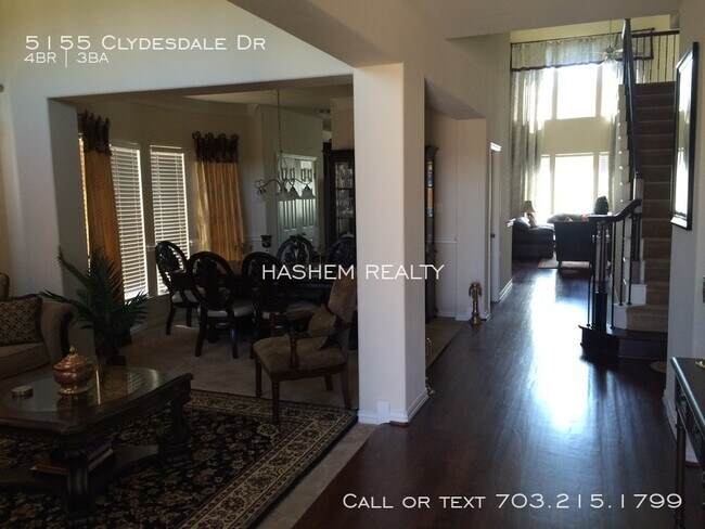 Building Photo - Grand Prairie Residence by the Lake!