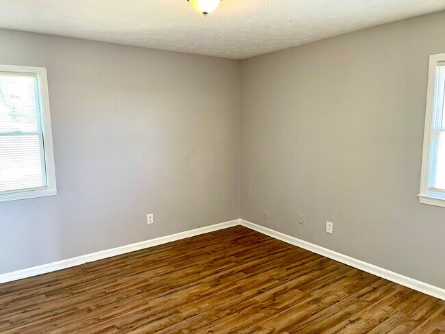 Building Photo - WOW!! $250 VISA GIFT CARD OFFER FOR JUNE 1...