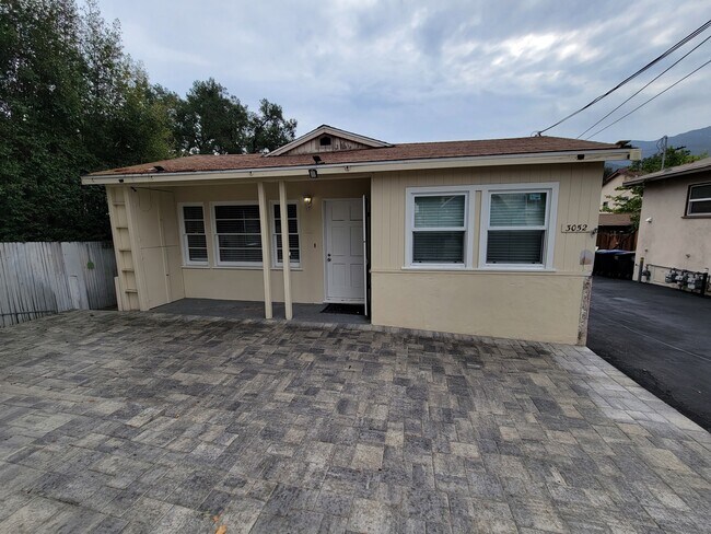 Vista de la calle - 3052 Honolulu Ave