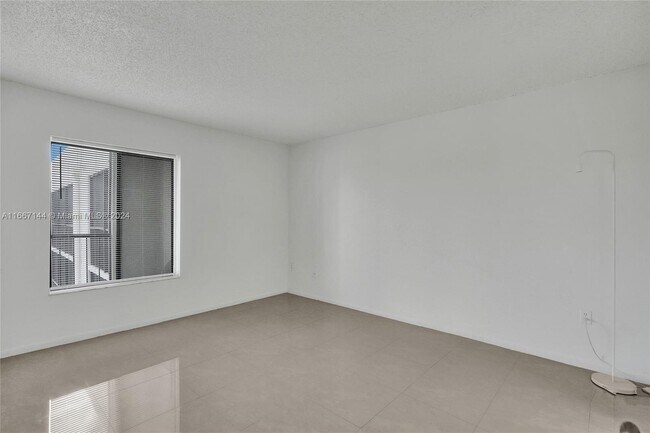 Building Photo - 8075 SW 107th Ave