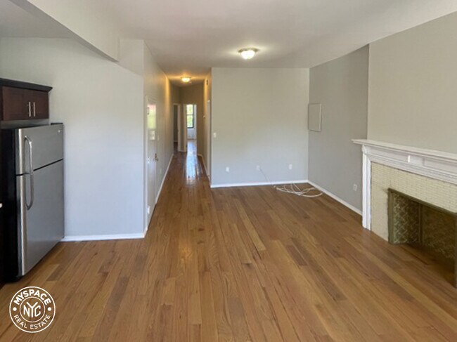 Building Photo - 1174 Dean St