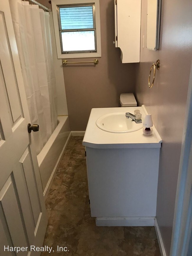 Building Photo - 2 br, 1 bath House - 129 Chaffee Street