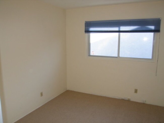 Building Photo - 4025 Palo Duro Dr NE