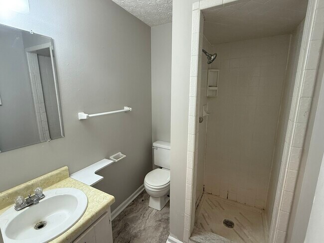 Foto del edificio - 8175 Old Farm Ln