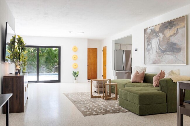 Foto del edificio - 1860 SW 13th St