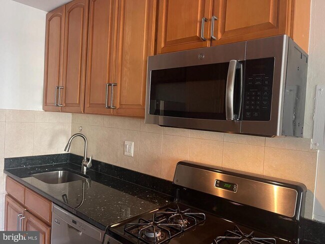 Foto del edificio - 1200 S Arlington Ridge Rd