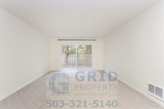 Building Photo - 2820-2824-2824 SE Woodward St