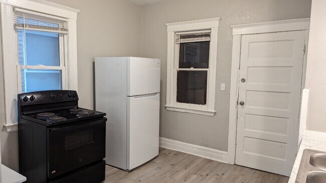 Foto del edificio - 536 Holbrook St