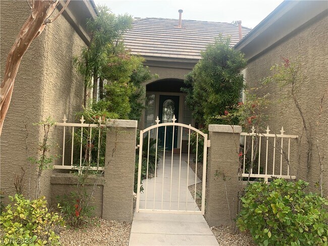 Building Photo - 9809 Miss Peach Ave