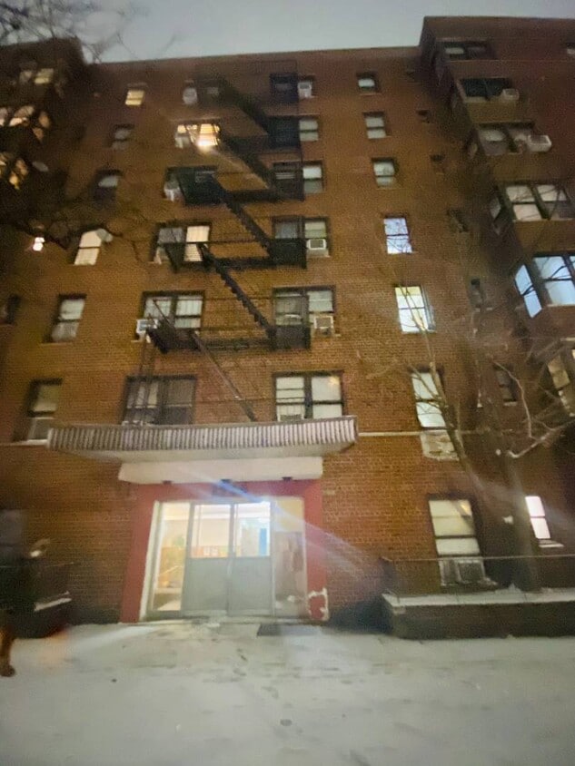 Primary Photo - 2909 Ocean Ave