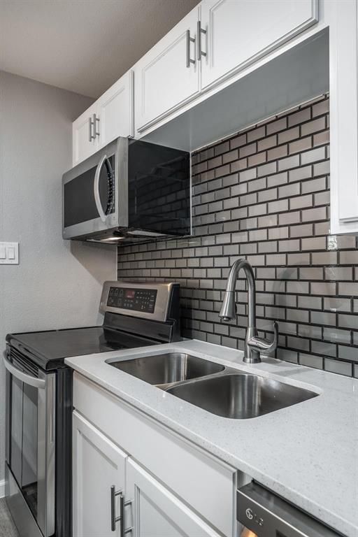 Building Photo - 4708 San Jacinto St