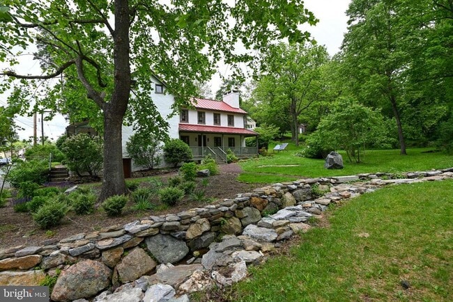 Foto del edificio - 1451 Old Ridge Rd