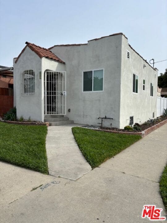 Building Photo - 800 E 83rd St