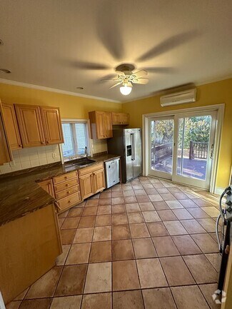 Building Photo - 28 Montfern Ave