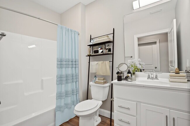 2 HAB, 2 BAÑOS - BAÑO - Bridge Street Commons