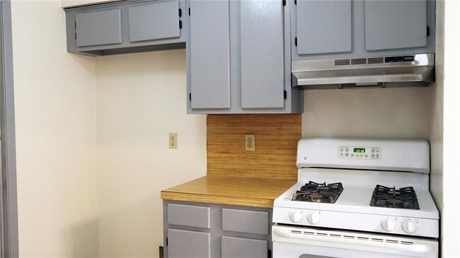 Building Photo - 1808 Gracy Farms Ln
