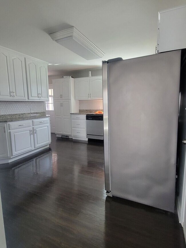 Building Photo - 4 br, 4.5 bath House - 2650 ROCK CREEK DRIVE
