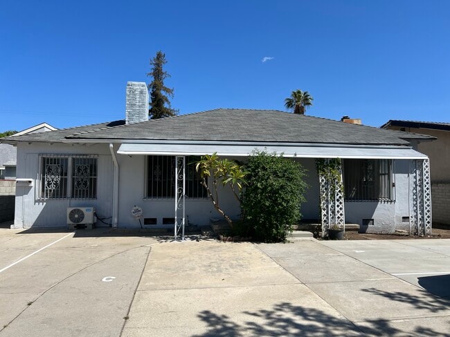 Building Photo - 3343 E Del Mar Blvd
