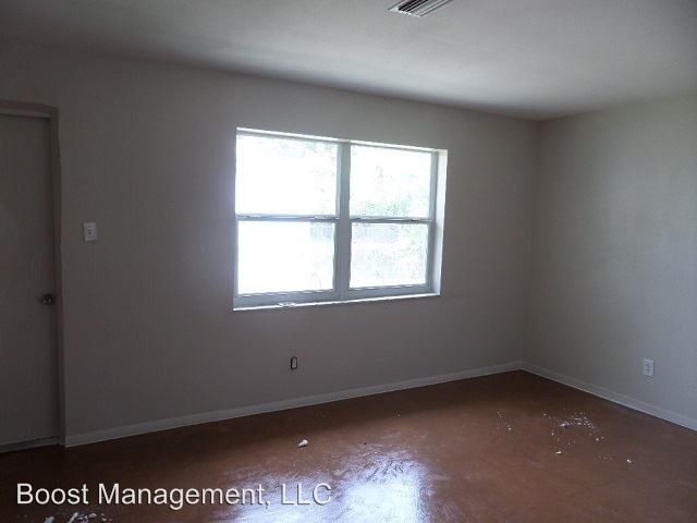 Foto del edificio - 4 br, 2 bath House - 800 Carlton St