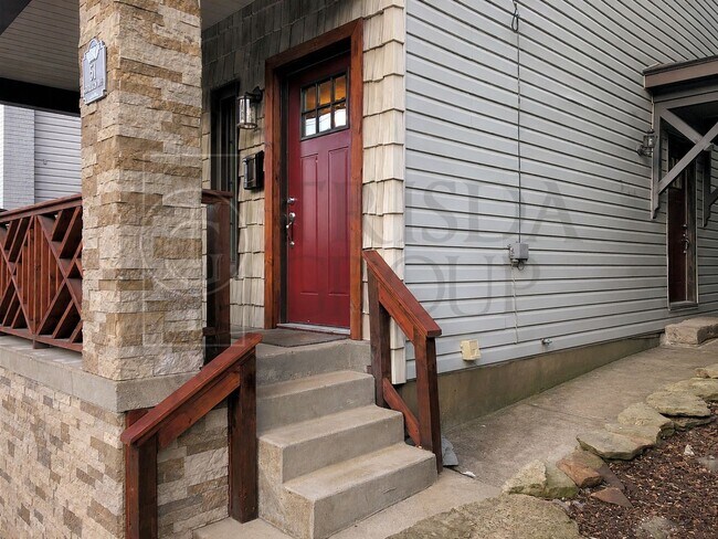 Foto del edificio - Avail Sept 1: Mt Washington Single Family Home w/ FENCED YARD, 2.5 Baths, Off Street Parking, AC,...