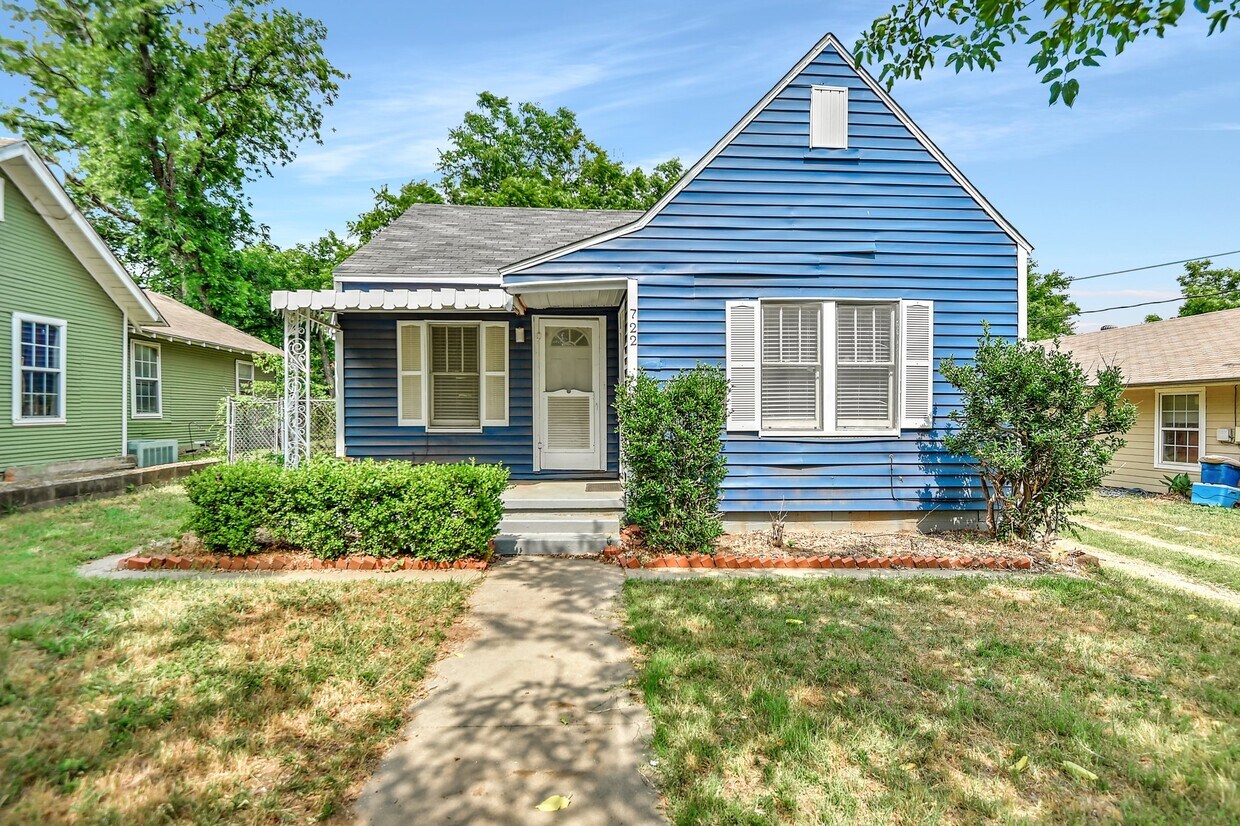 722 Lakey St, Denton, TX 76205 House for Rent in Denton, TX