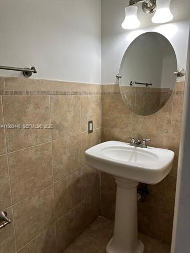 Foto del edificio - 10812 NW 51st Ln