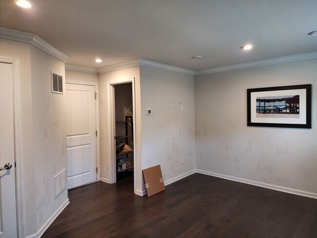 Foto del edificio - Plaza Midwood Townhome