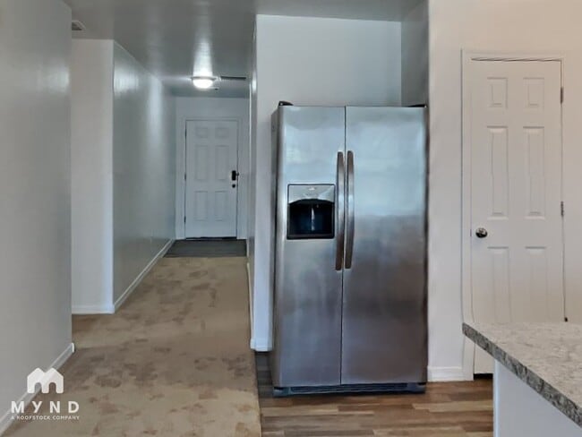 Building Photo - 953 Kachina Dr