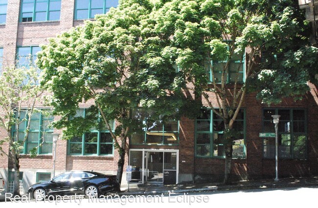 Building Photo - 1 br, 1 bath House - 66 Bell St. Unit 16