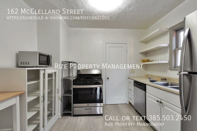 Building Photo - 2-bedroom duplex downtown just steps from ...