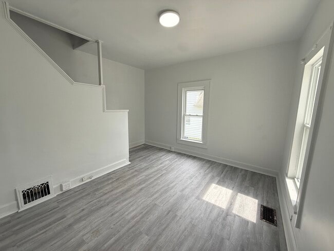 Foto del edificio - 358 Russell St