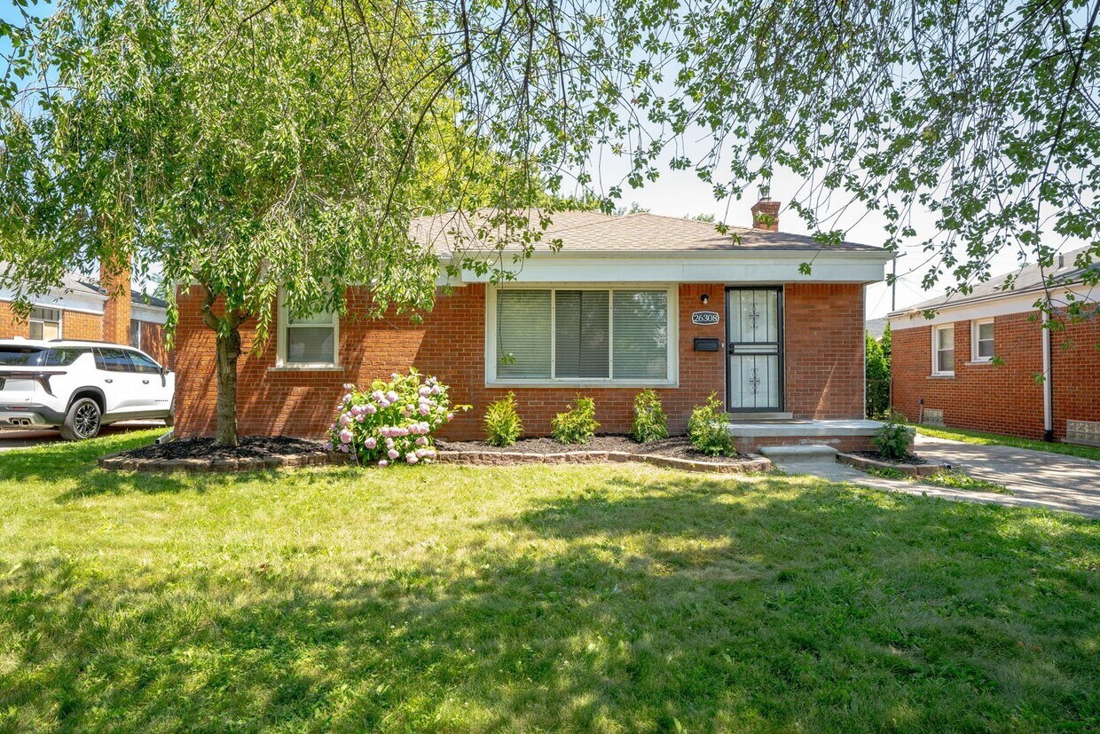 Foto principal - 3 Bedroom Ranch - $2650