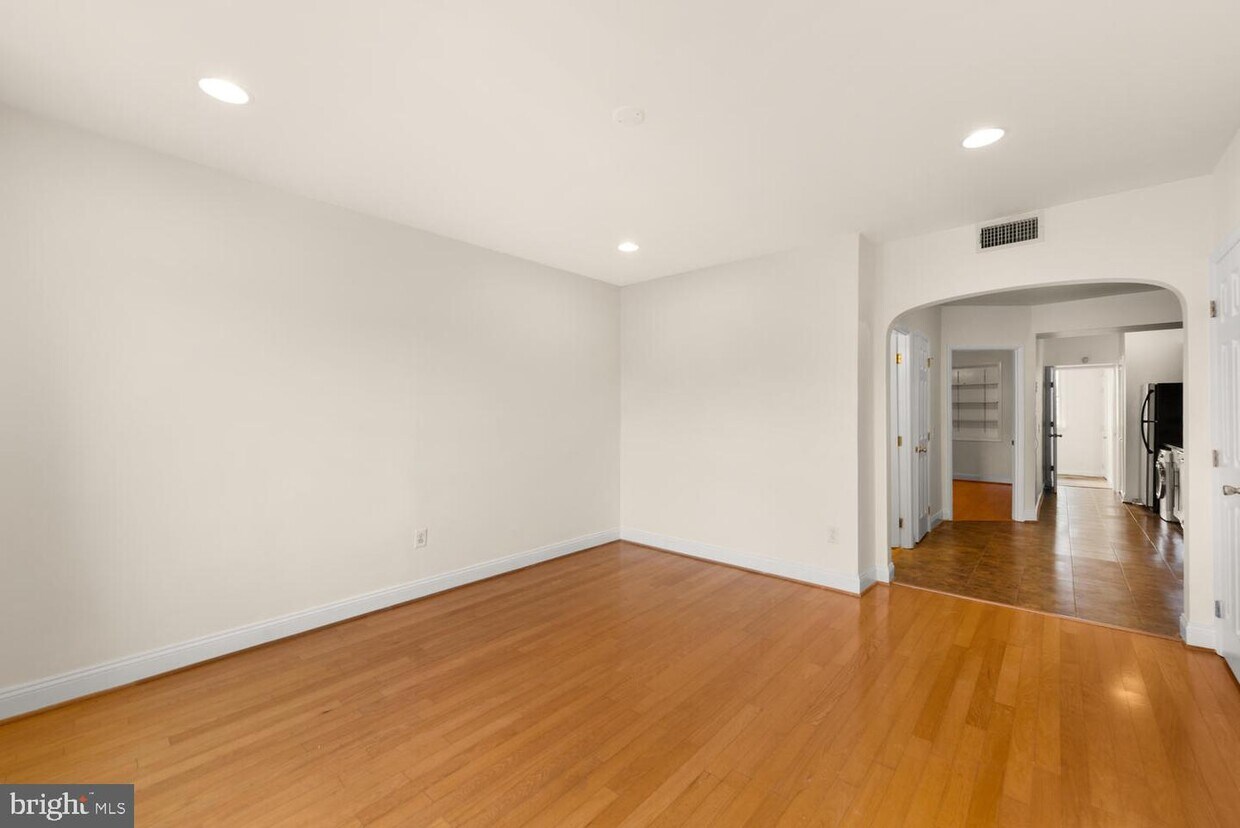 Primary Photo - 1333 Adams St NE