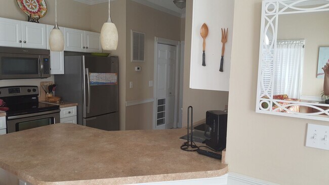 Foto del edificio - Beautifully furnished 1 bed condo in Myrtlewood community