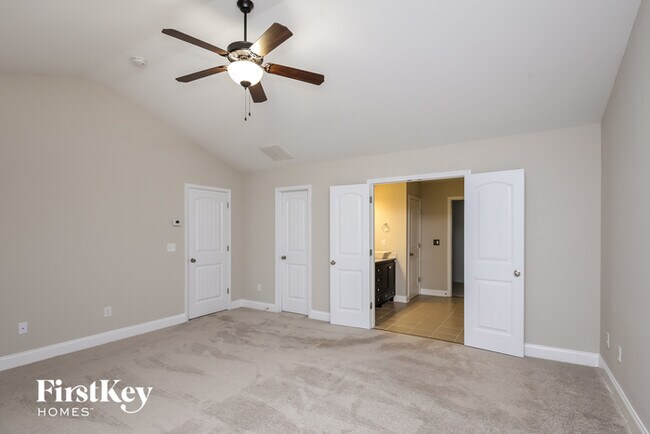 Building Photo - 6313 Spring Cove Dr