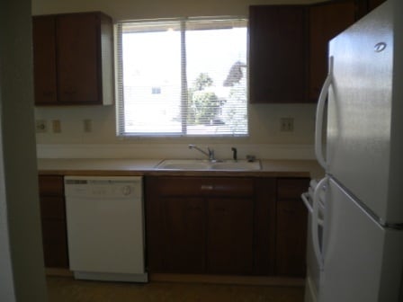 Building Photo - 1322 N Baker Ave