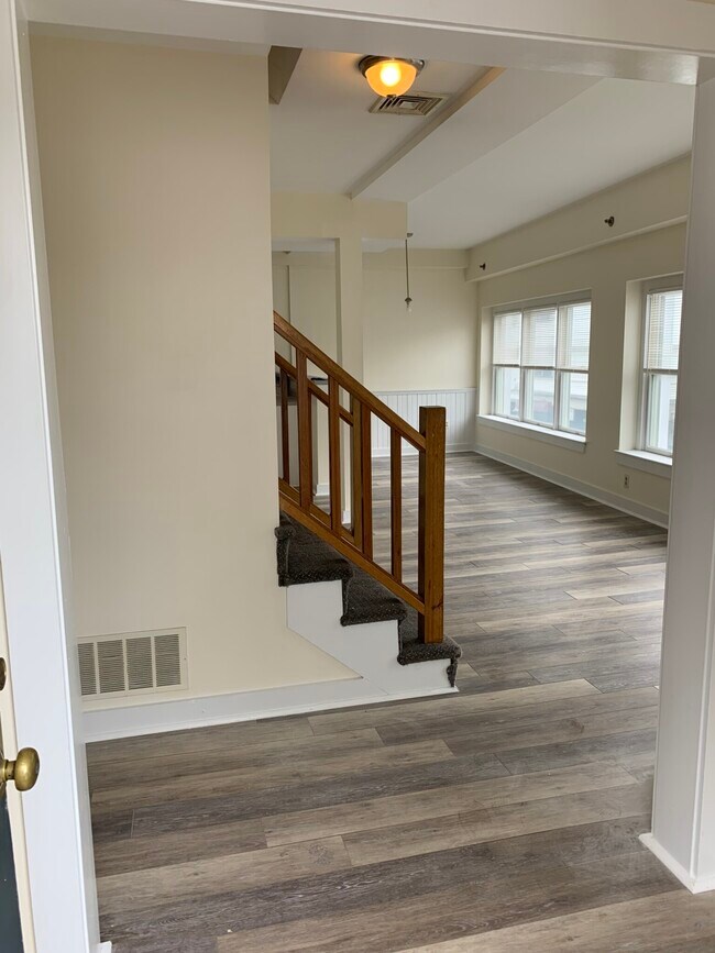 Building Photo - 211 Onset Ave