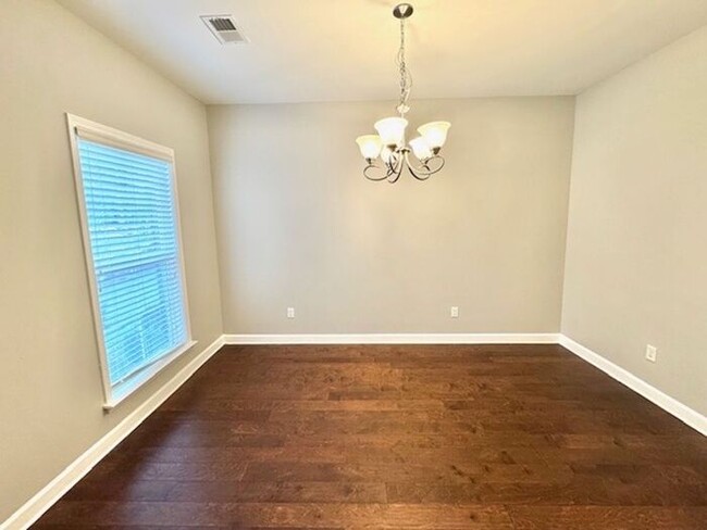 Foto del edificio - Now Leasing a 3-bedroom 2.5 bath home at S...