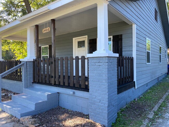 Foto del edificio - 1406 N Rosedale Ave