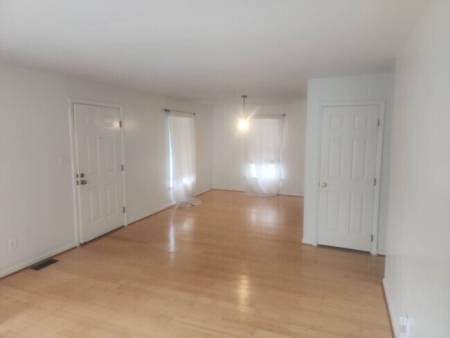 Foto del edificio - Downtown Raleigh Gem – $500 Off First Mont...