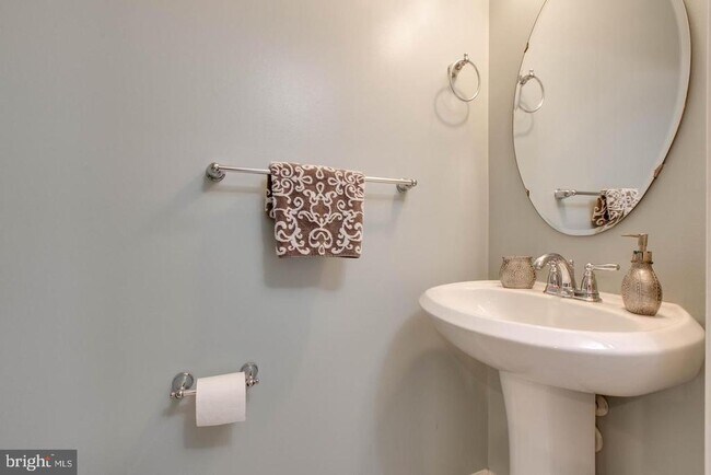 Foto del edificio - 7217 Maidstone Pl