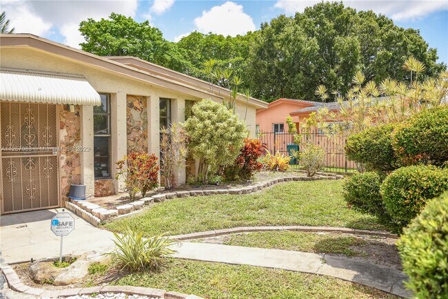 Foto del edificio - 3521 NW 9th Ct